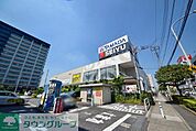 西友東川口店 徒歩8分。 590m