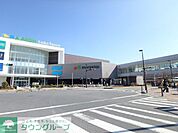 イオンレイクタウン 徒歩10分。ショッピングセンター 750m
