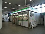 ファミリーマート八潮駅店 493m