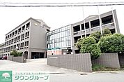 埼玉県立春日部高等学校 徒歩11分。 830m