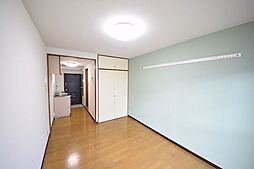 グリーンハイム桜塚 402 4階ワンルームのリビング/ダイニング