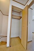 ★階段横の収納です★