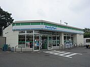 ファミリーマート日野神明店 601m