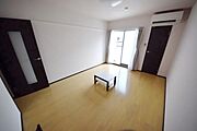 ★8.1帖の明るい洋室になります★