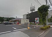 セブンイレブン八王子由木中央店 288m