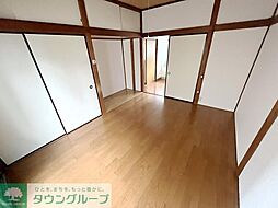 第1鶴巻荘 102 1階1Kのリビング/ダイニング