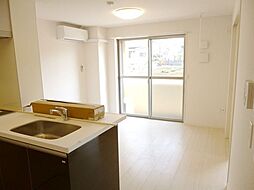 アイリス 201 2階2LDKのリビング/ダイニング