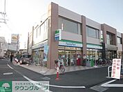 ファミリーマート 徒歩32分。コンビニ 2500m