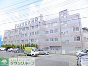 柿生記念病院 徒歩7分。病院 520m