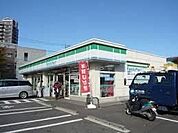 ファミリーマート八王子別所店 143m
