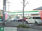 ファミリーマート町田金森店 徒歩10分。コンビニ 760m