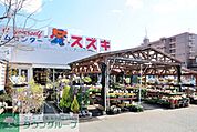 ホームセンタースズキ 徒歩10分。ホームセンター 770m