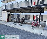 屋根付き駐輪場完備