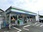 ファミリーマート 200m