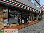 セブンイレブン 徒歩12分。コンビニ 900m