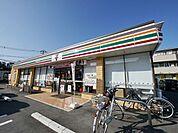 セブンイレブン狭山富士見東店 646m