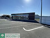 ファミリーマート寄居店 徒歩6分。 440m