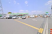 ファミリーマート川越今成店 695m
