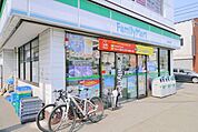ファミリーマート坂戸花影町店 665m
