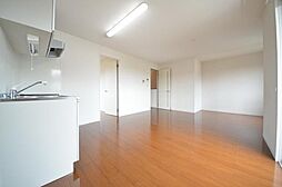 ウィスタリア・ガーデンＡＢ B201 2階1LDKのリビング/ダイニング