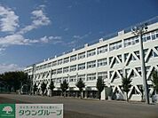 立川市立立川第七中学校 徒歩32分。中学校 2550m