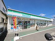 ファミリーマート東村山御成橋店 866m