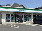 ファミリーマート羽村富士見平店 徒歩3分。コンビニ 220m