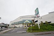 マルエツ東門前店 2327m