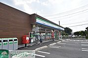 ファミリーマート上尾日産通り店 徒歩10分。コンビニ 730m