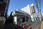 ローソンストア100大宮下町二丁目店 382m