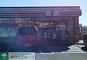 セブンイレブン上尾本町東店 徒歩7分。 520m