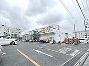 業務スーパー浦和花月店 徒歩8分。 640m