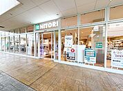 ニトリEXPREESSララガーデン春日部店 徒歩8分。 640m