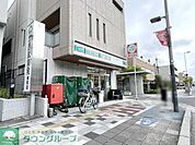 ローソンストア100浦和東高砂町店 徒歩4分。 270m