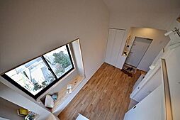 チトカラアパートメント 203 2階ワンルームのリビング/ダイニング