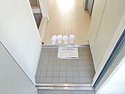 段差の少ない玄関です