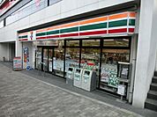 コンビニ 56m