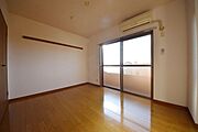 ★きれいなフローリングの洋室★