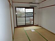 ★6帖の和室・日当たり良好です★
