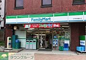 ファミリーマート自然教育園前店 徒歩4分。 270m