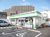 ファミリーマート 541m