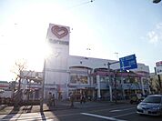ザ・ダイソースーパー三和小川店 699m
