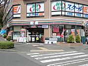 セブンイレブン 684m