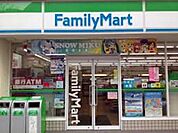 ファミリーマート高田馬場早稲田通り店 徒歩4分。コンビニ 290m
