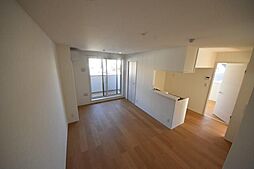 ファミリア一番館 301 3階2LDKのリビング/ダイニング