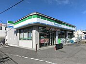 ファミリーマート 836m