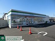 ファミリーマート 徒歩10分。コンビニ 760m