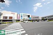 イオンレイクタウン 徒歩12分。ショッピングセンター 890m