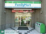 ファミリーマート新八柱駅前店 徒歩11分。コンビニ 820m