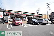 セブンイレブン 徒歩2分。コンビニ 150m